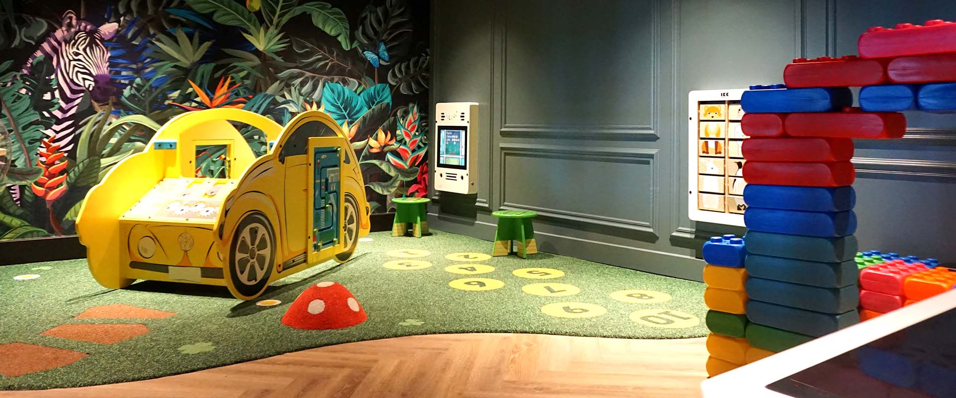 Een complete kinderhoek naar eigen wens in uw restaurant Een complete kinderhoek naar eigen wens in uw restaurant