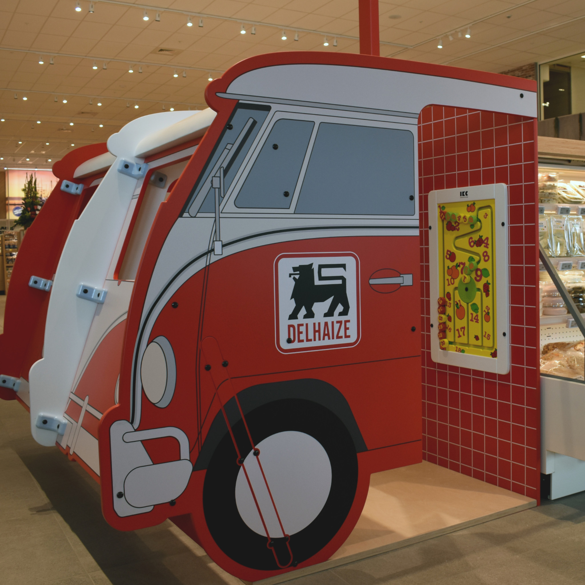 Delhaize custom foodtruck voor kinderen kinderspeelhoek Delhaize custom foodtruck voor kinderen kinderspeelhoek